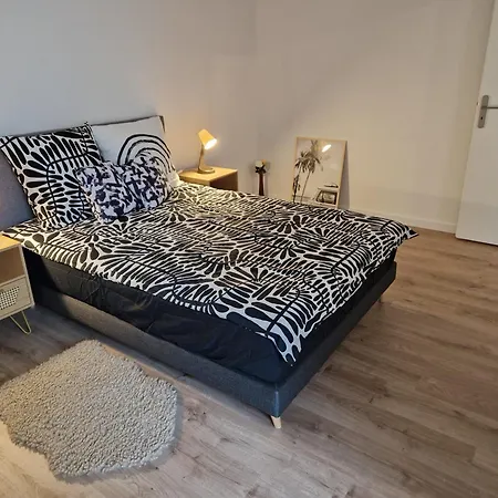 Apartment In - 100m From Train Station And 20 Min From Paris St Lazare, Private Parking